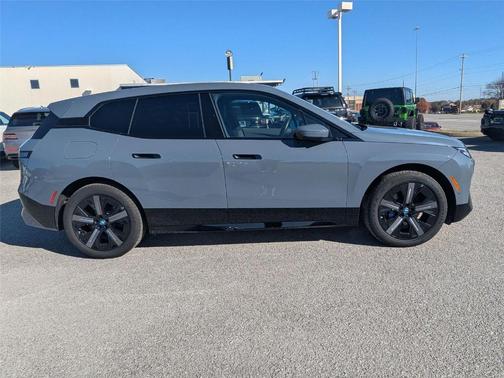 2025 BMW iX xDrive50