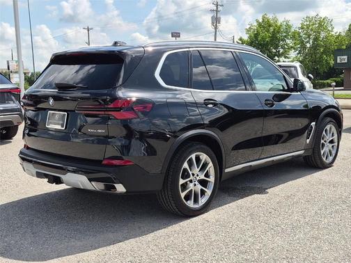 Black Sapphire Metallic 2024 BMW X5 xDrive40i