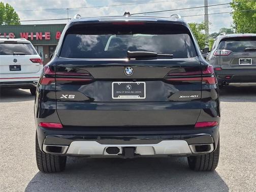 Black Sapphire Metallic 2024 BMW X5 xDrive40i
