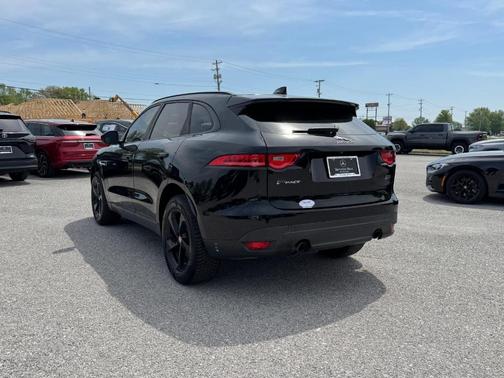 Narvik Black 2018 Jaguar F-PACE 25t Premium