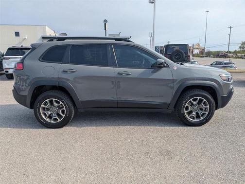 2022 Jeep Cherokee Trailhawk