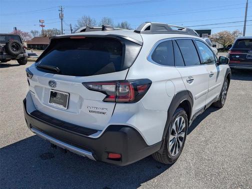 2025 Subaru Outback Touring XT