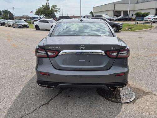2023 Nissan Maxima