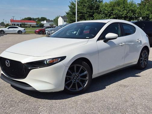 Snowflake White Pearl 2024 Mazda Mazda3 FWD w/Preferred Package