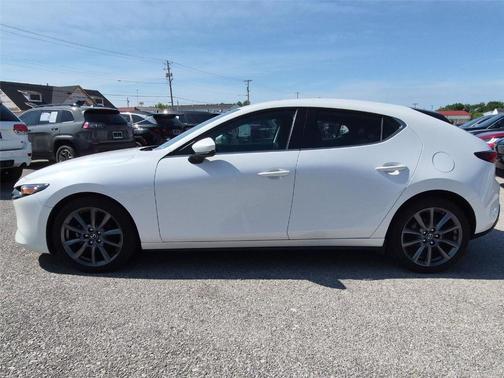 Snowflake White Pearl 2024 Mazda Mazda3 FWD w/Preferred Package