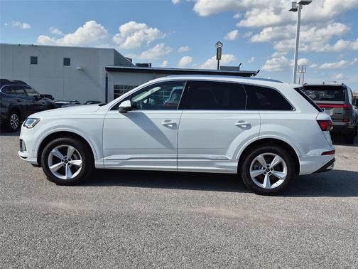 Carrara White 2024 Audi Q7 45 Premium Plus