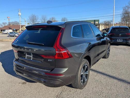 2022 Volvo XC60 B5 Momentum