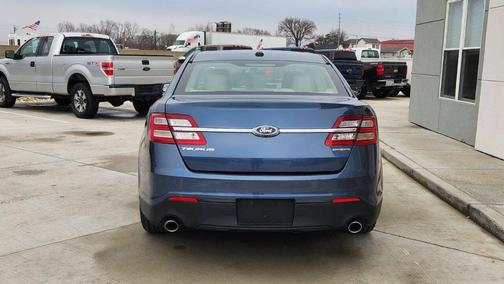 2018 Ford Taurus SE