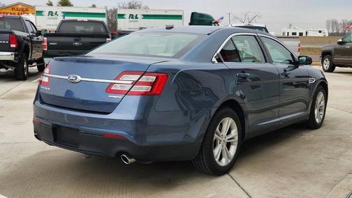 Blue 2018 Ford Taurus SE