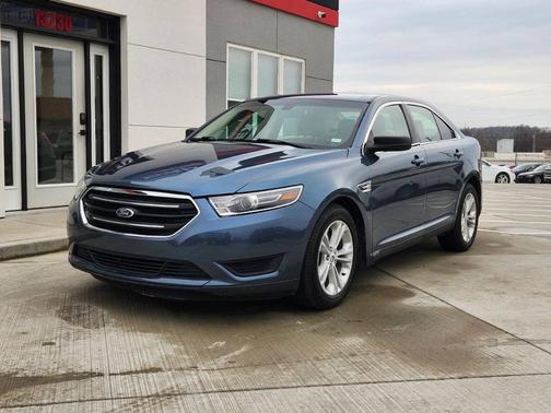 2018 Ford Taurus SE