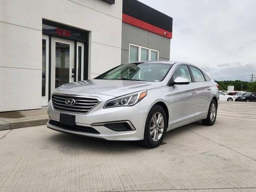Symphony Silver 2017 Hyundai SONATA Base
