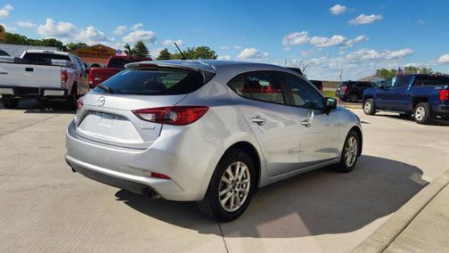 Sonic Silver Metallic 2017 Mazda Mazda3 Sport