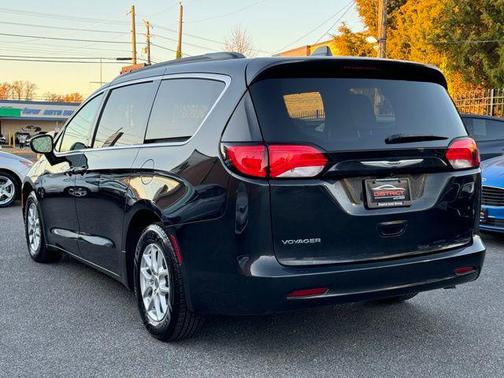 2021 Chrysler Voyager LXI