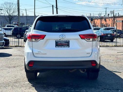 2018 Toyota Highlander LE