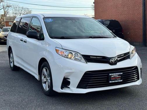 2019 Toyota Sienna SE