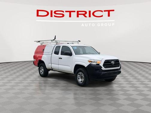2017 Toyota Tacoma SR