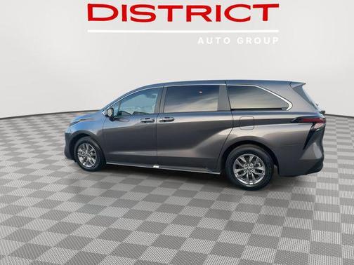 2023 Toyota Sienna XLE
