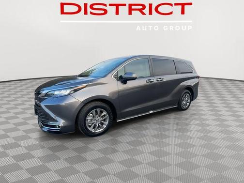 2023 Toyota Sienna XLE