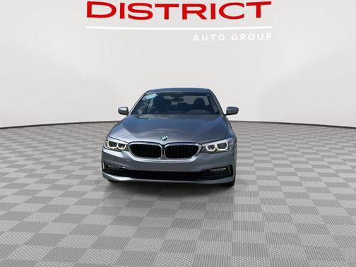 2018 BMW 530 530i