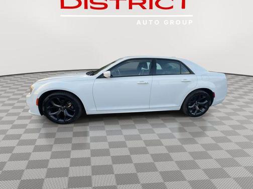 2022 Chrysler 300 Touring