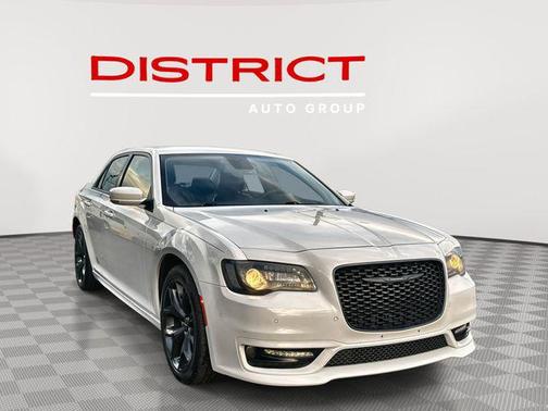 2022 Chrysler 300 Touring