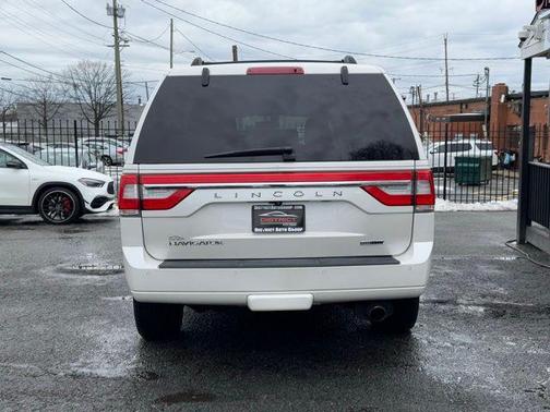 2015 Lincoln Navigator Base