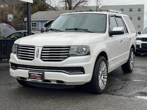 2015 Lincoln Navigator Base