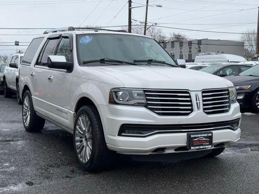 2015 Lincoln Navigator Base