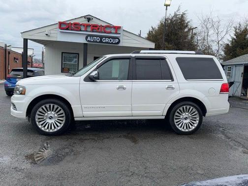 2015 Lincoln Navigator Base