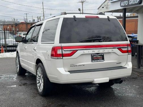 2015 Lincoln Navigator Base