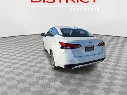 2024 Nissan Versa 1.6 SV