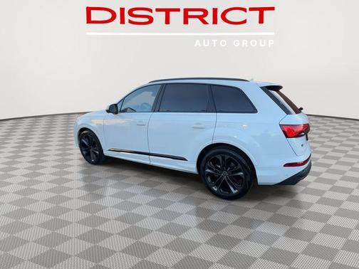 2025 Audi Q7 55 Premium Plus