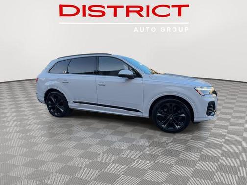 2025 Audi Q7 55 Premium Plus