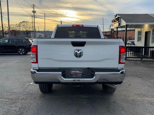 2020 RAM 2500 Tradesman Crew Cab 4X2 6'4' Box