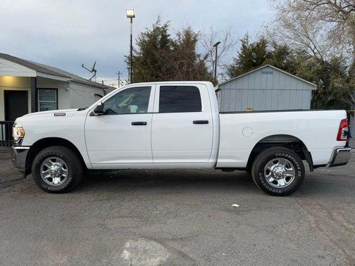 2020 RAM 2500 Tradesman Crew Cab 4X2 6'4' Box