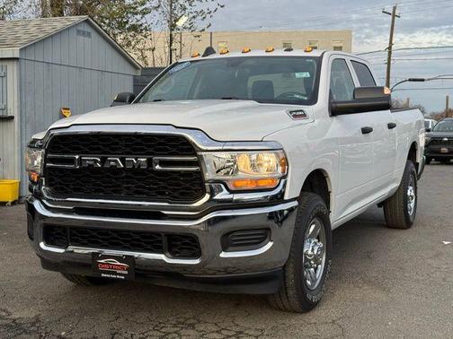 2020 RAM 2500 Tradesman Crew Cab 4X2 6'4' Box