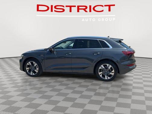 2021 Audi e-tron Premium Plus