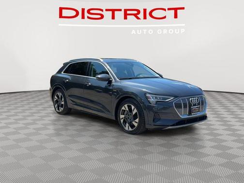 2021 Audi e-tron Premium Plus