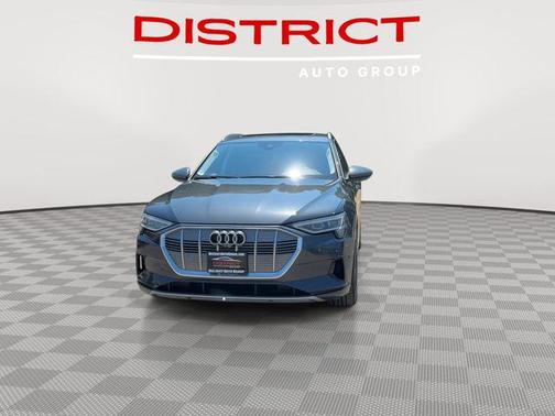 2021 Audi e-tron Premium Plus