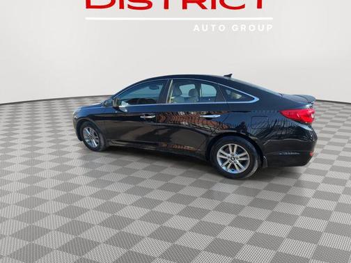 2017 Hyundai SONATA SE