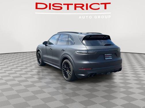 2021 Porsche Cayenne GTS