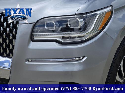 Silver Radiance Metallic Clearcoat 2024 Lincoln Navigator Black Label