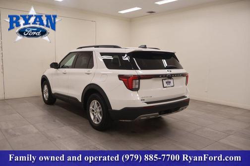 Star White Metallic Tri-Coat 2026 Ford Explorer Active