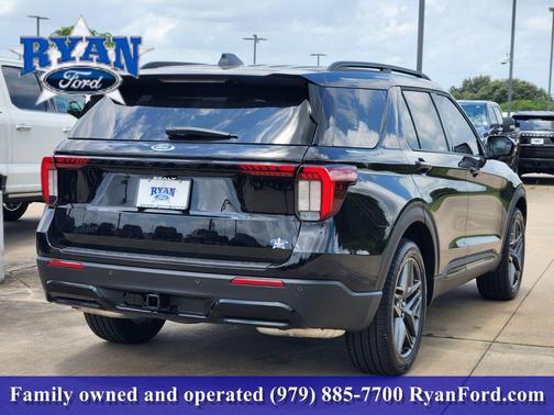 Agate Black Metallic 2026 Ford Explorer ST-Line