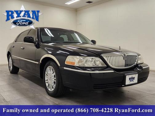2008 Lincoln Town Car Signature