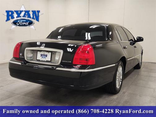 2008 Lincoln Town Car Signature