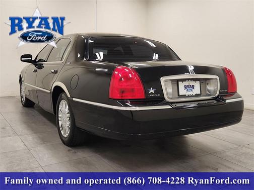 2008 Lincoln Town Car Signature