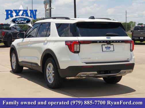 Star White Metallic Tri-Coat 2026 Ford Explorer Active