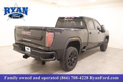 2024 GMC Sierra 2500 AT4