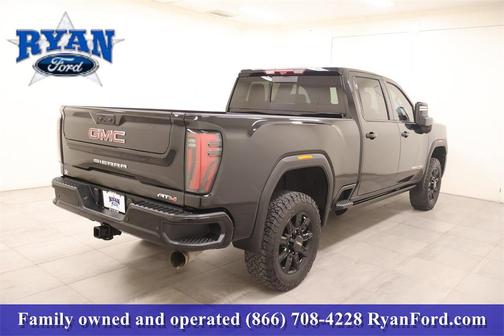 2024 GMC Sierra 2500 AT4